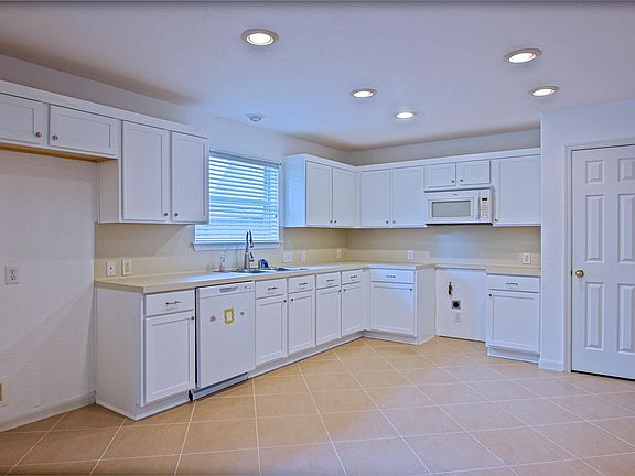 2nd image of 2722 Falling Forest Ct