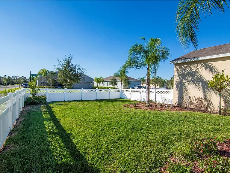 1340 Caddy Ct — Photo 13