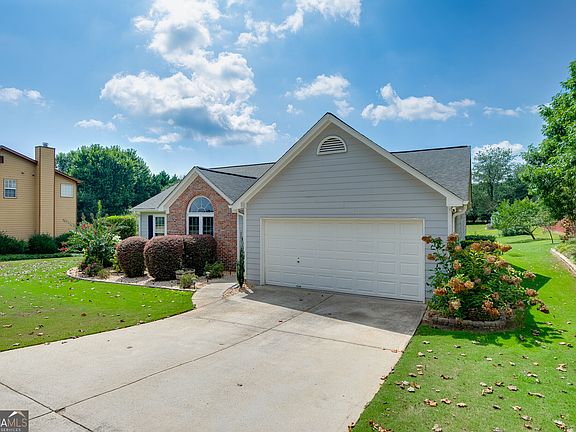 3rd image of 8860 Creekstone Pl