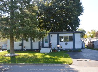 17 Warbler Ln, Quinte West, ON K8N4Z3