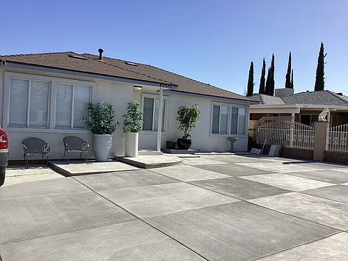 45034 Redwood Ave Photo 1