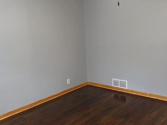 3rd image of 4131 Broadway