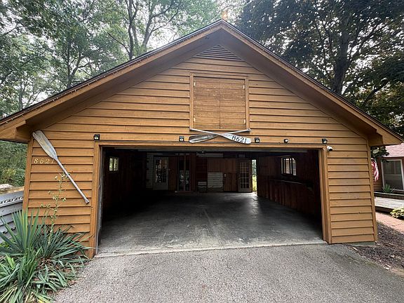 3rd image of 8621 Shirley Ct