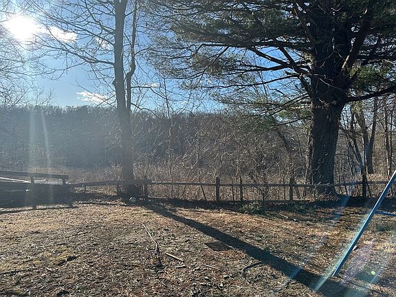 4th image of 1 Eames Ave