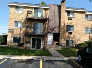 842 W College Blvd APT 102, Addison, IL 60101