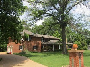1801 Wishwood Dr, Washington, MO 63090