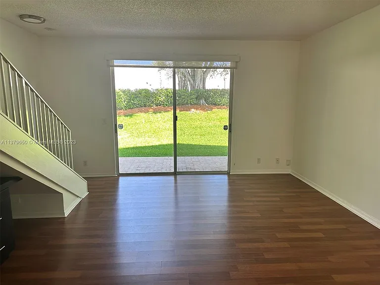 1001 Sorrento Dr — Photo 12