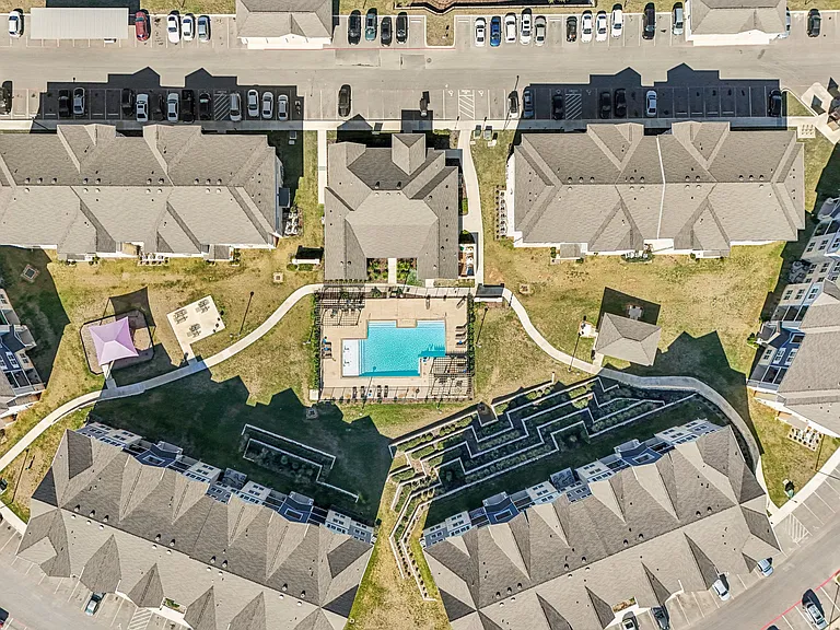 Crosswinds Apartment Homes — Photo 26