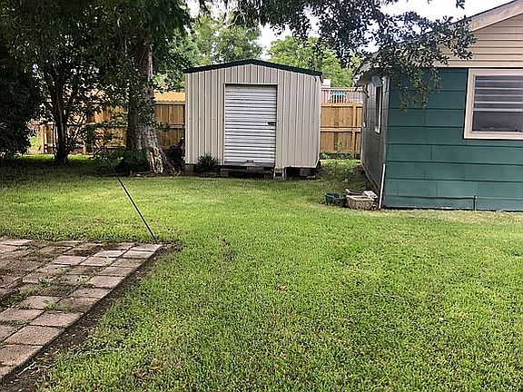 5th image of 400 Camellia Dr