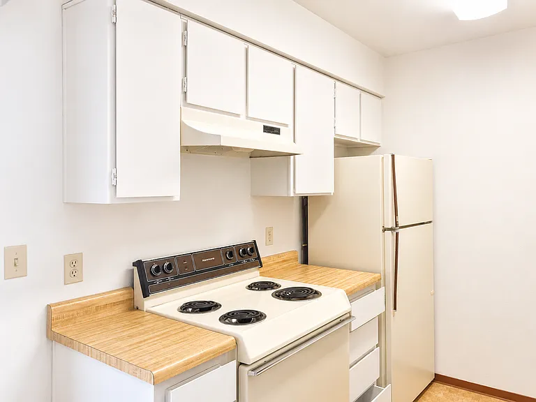 Moraine View Apartments — Photo 8