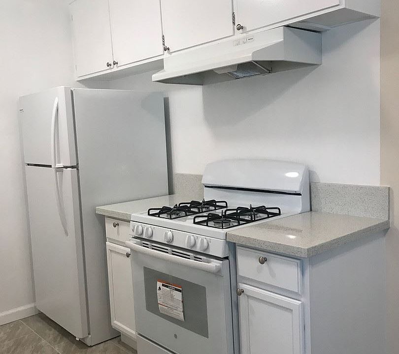 1st image of 7548 Lexington Ave APT 6