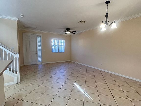 4th image of 1307 Clove Dr