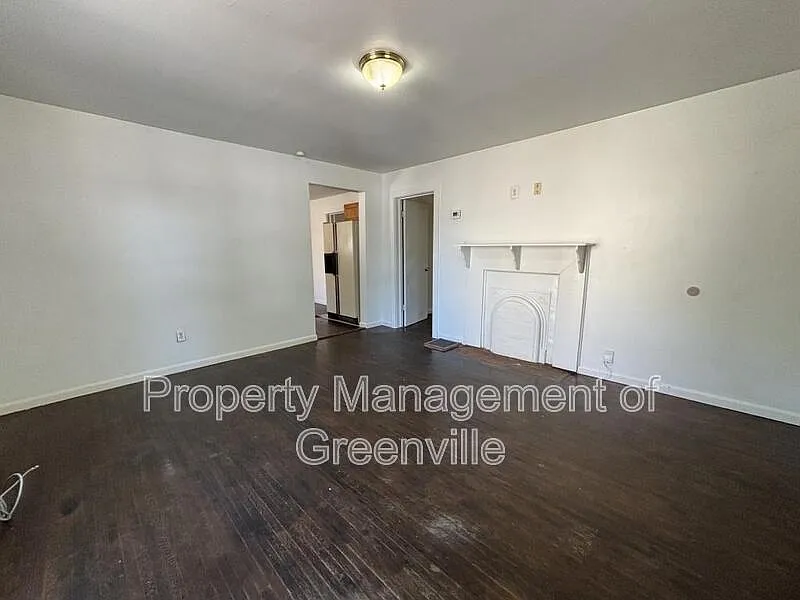 2 bed, 1.0 bath, 938 sqft, $1,075 — Photo 3