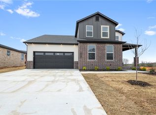 2616 Fairway Cir, Pea Ridge, AR 72751