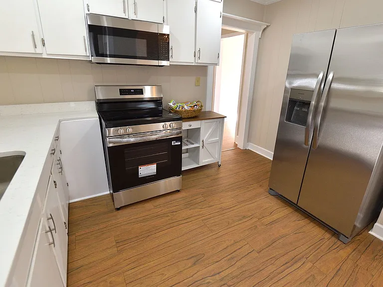 1420 Eastern Ave — Photo 6