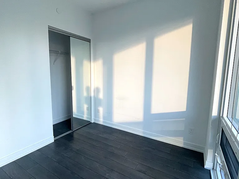 28 Wellesley St E #1207 — Photo 7