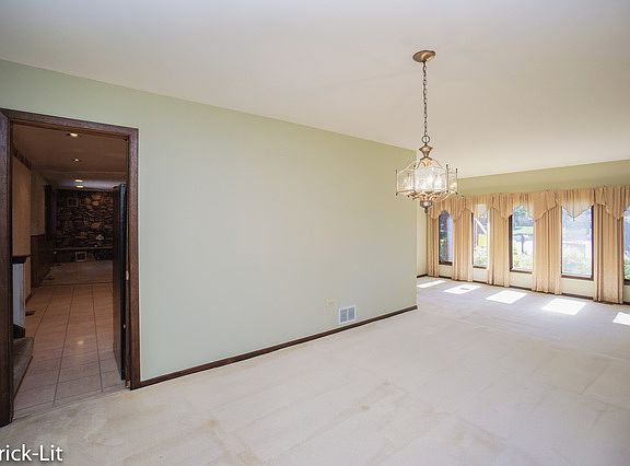 4th image of 8032 Anne Ct
