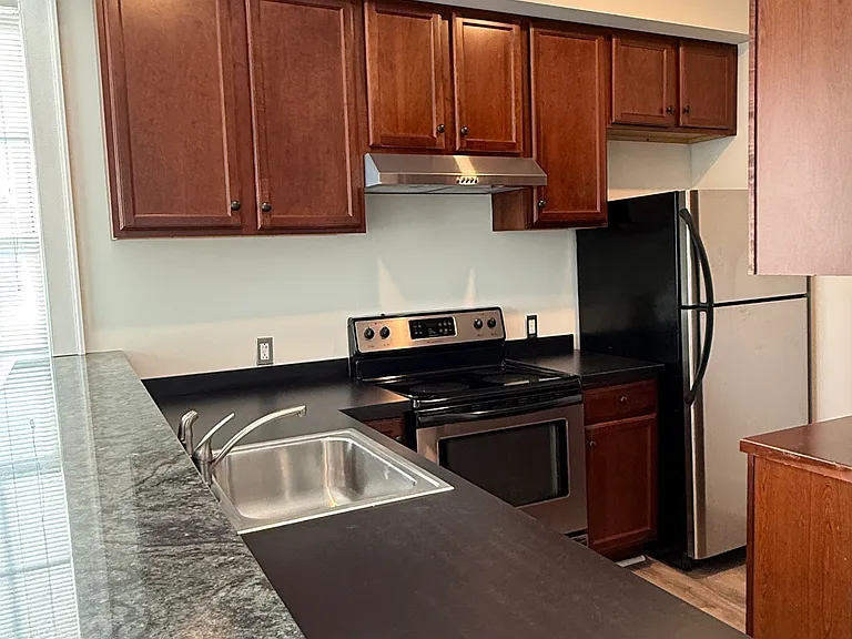 3 Lafayette St #3 — Photo 2
