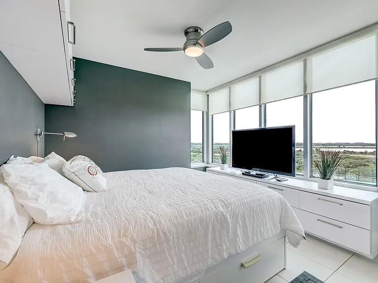 801 E Beach Dr #BC0412 — Photo 6