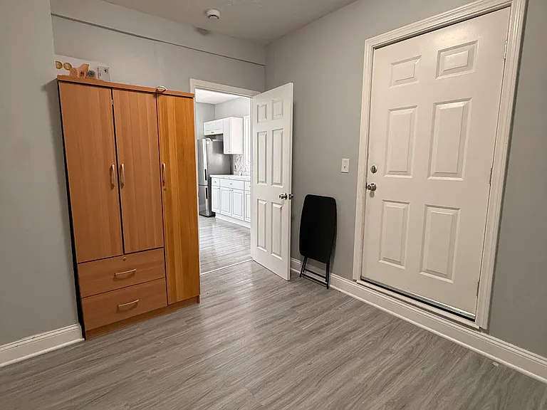 154 Marshall St #1 — Photo 11