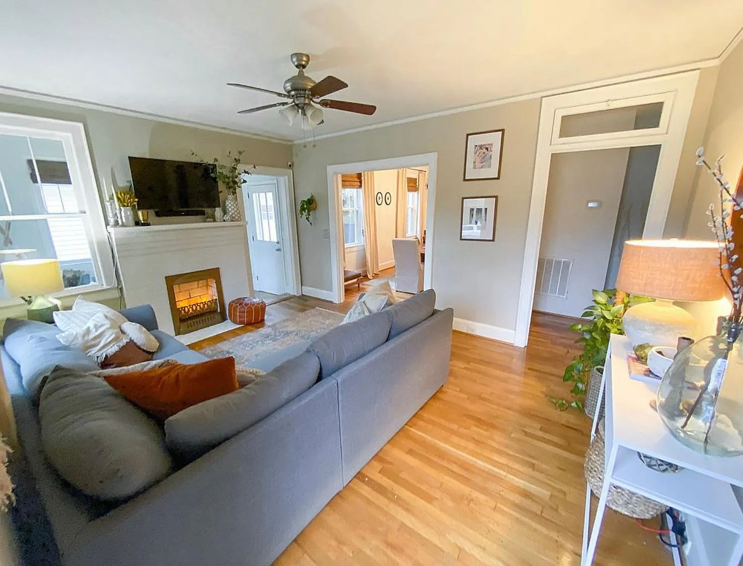 3 bed, 1637 sqft, $2,500 — Photo 2