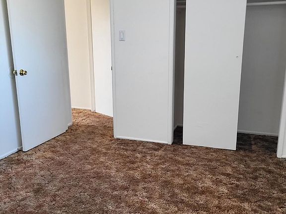 4th image of 9454 Olive St #4