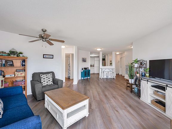 5th image of 7685 Amber Dr #201