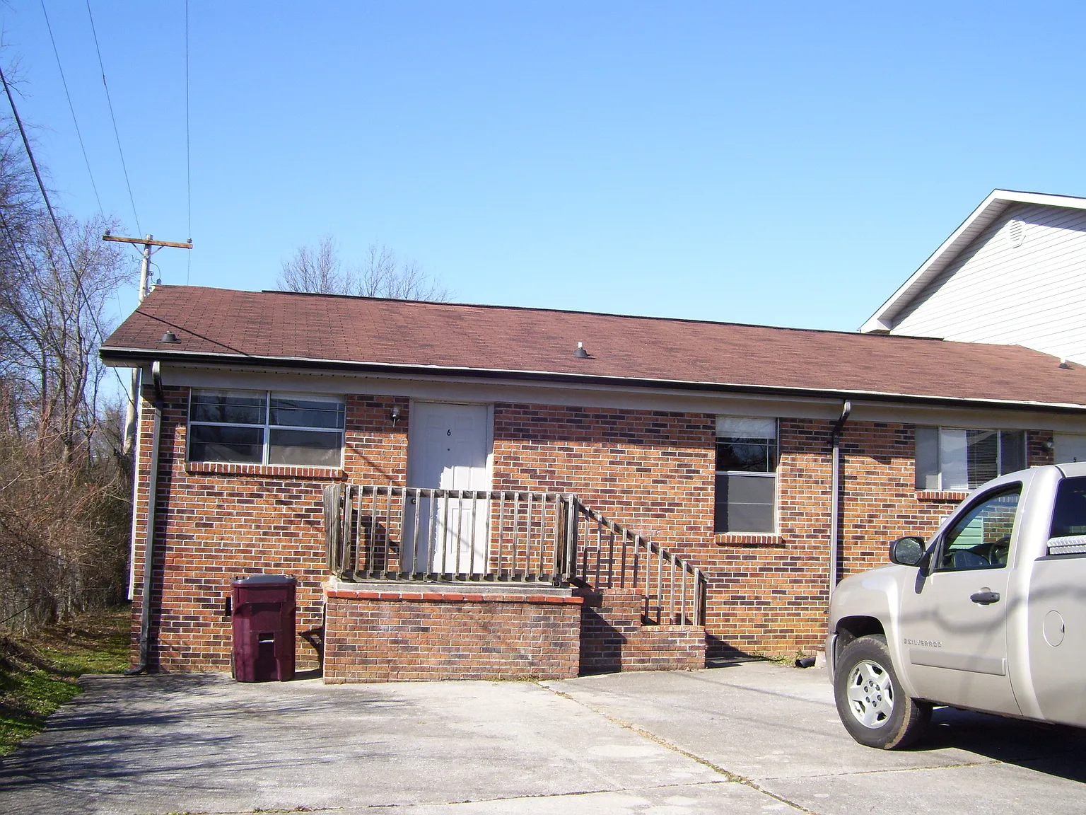 2 bed, 1.5 bath, 850 sqft, $1,000 — Photo 1