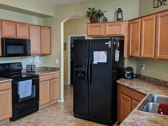 2nd image of 10261 W Robin Ln