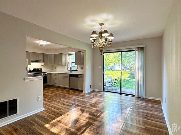 4th image of 3803 Cricket Cir
