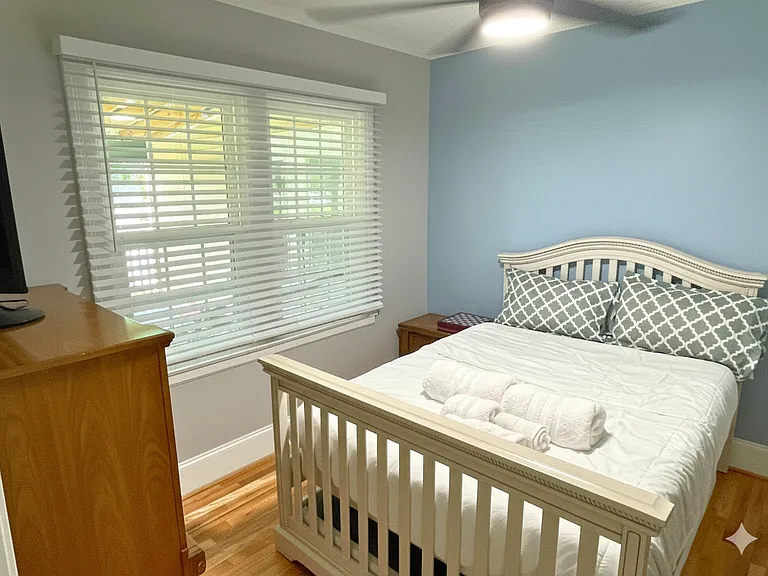 1429 Lyon Ct — Photo 6
