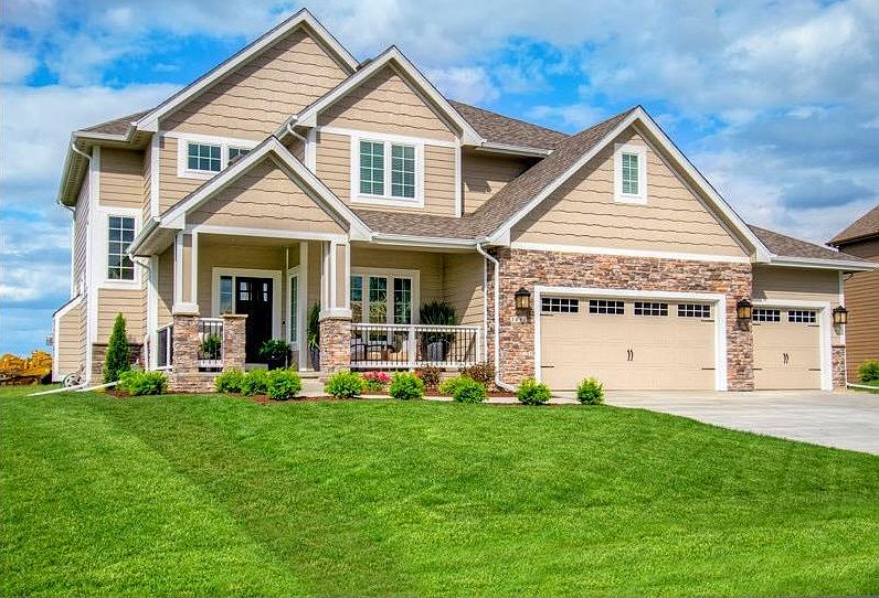 1st image of 1011 NE Williamsburg Ct
