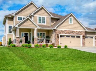1011 NE Williamsburg Ct, Ankeny, IA 50021