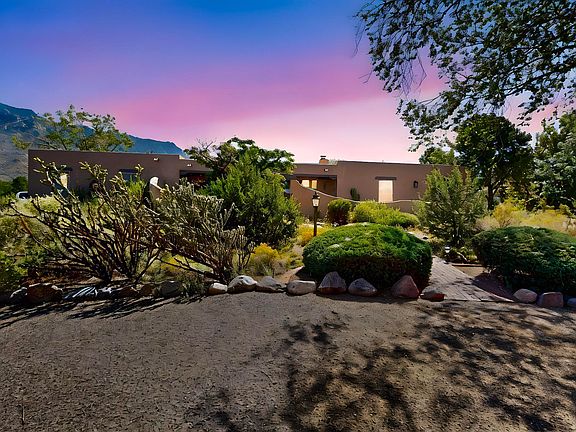 2nd image of 997 Lynx Loop NE