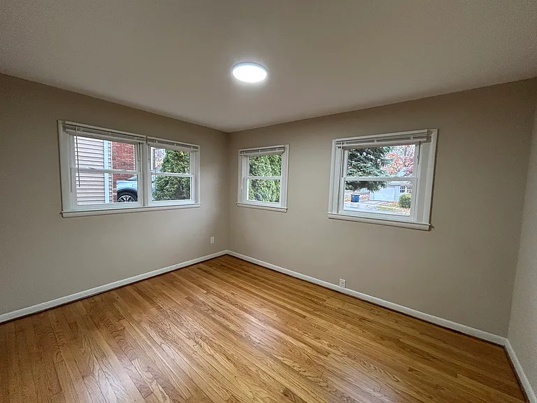 850 Redeemer Ave — Photo 8