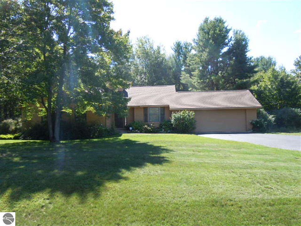 Deep front lawn.