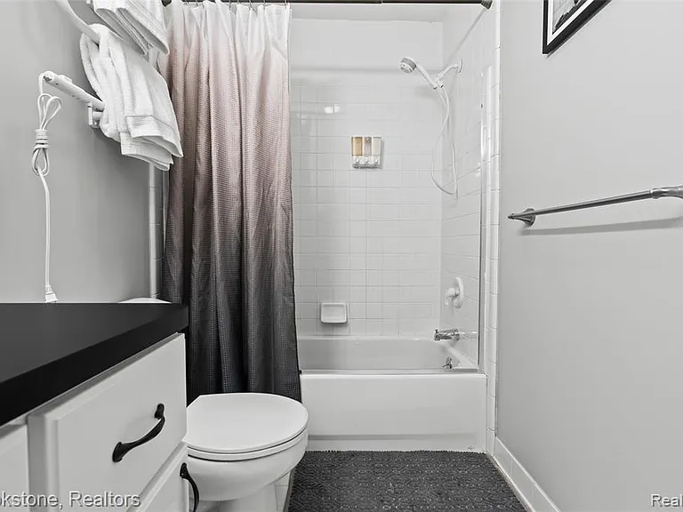 400 La Plaza Ct — Photo 30