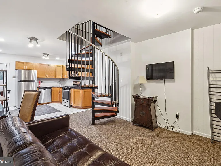 1808 W Diamond St #1 — Photo 4