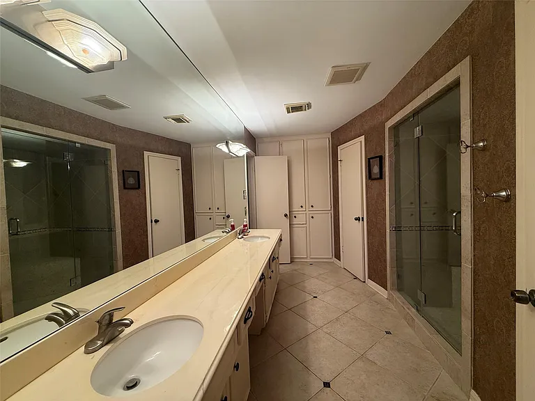 7718 Lacy Hill Dr — Photo 22