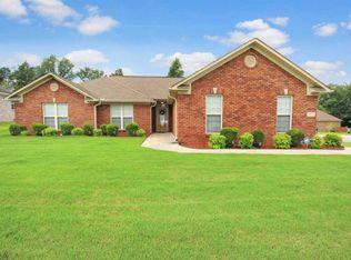 177 Bucks Pocket Dr, New Market, AL 35761