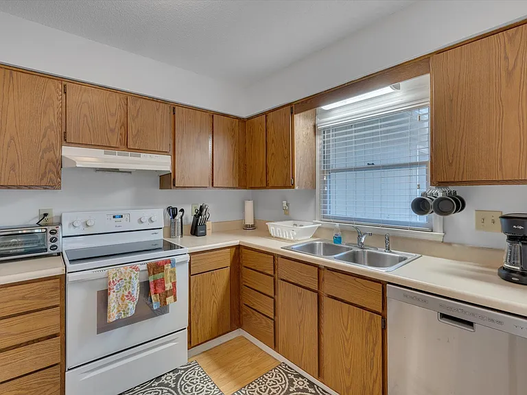 4408 American Dr #B — Photo 11