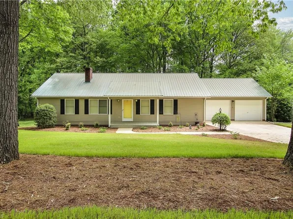 2003 Harvell St, Asheboro, NC 27205