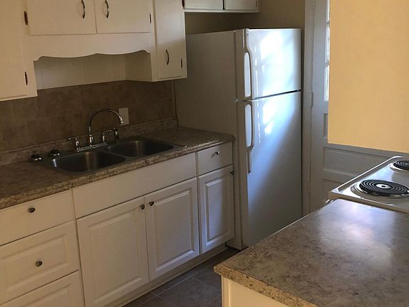 2nd image of 104 James Ct