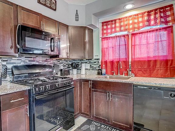 4th image of 1429 S 79th St Unit 1431