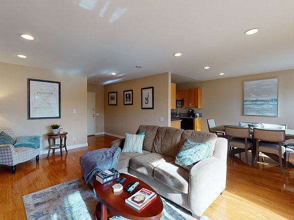 3rd image of 5400 Lindley Ave Unit 224