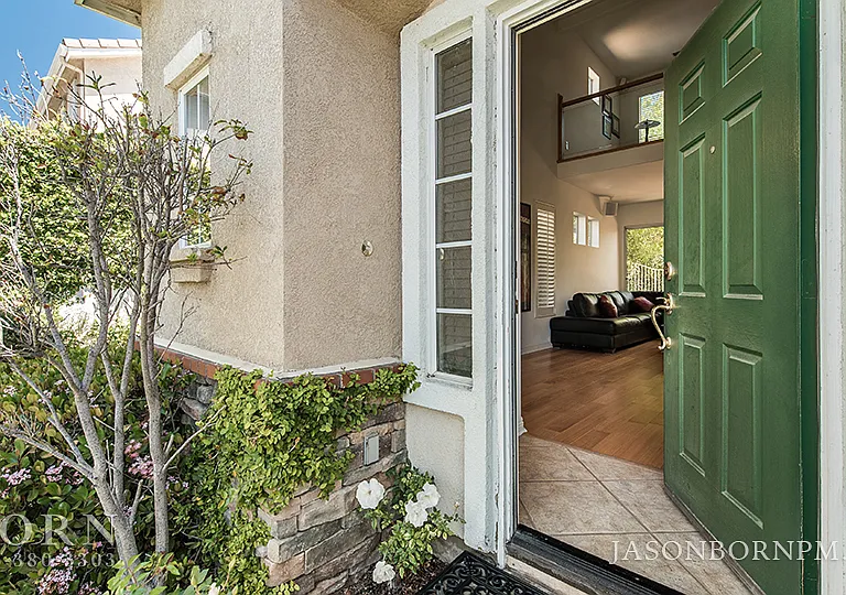 5482 Avignon Ct — Photo 3