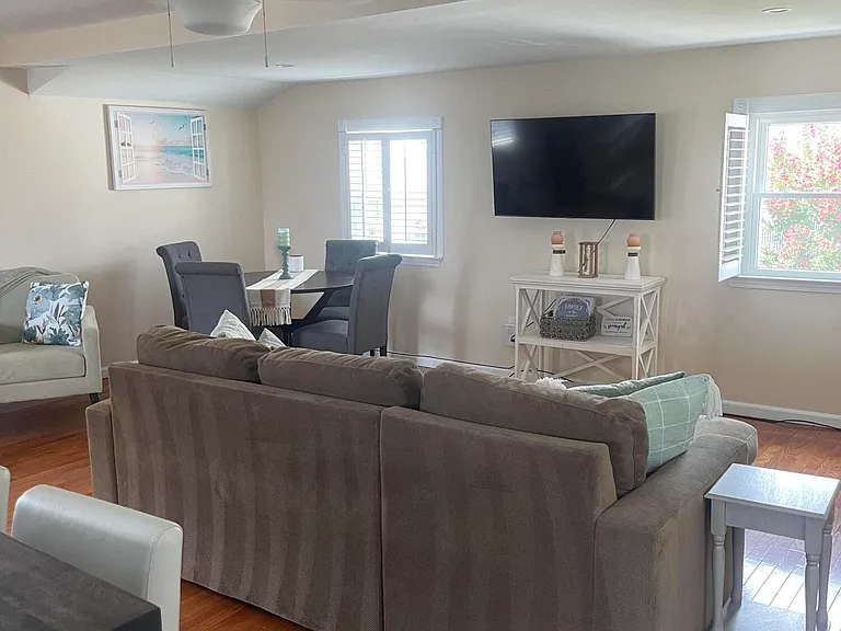1407 River Rd — Photo 9