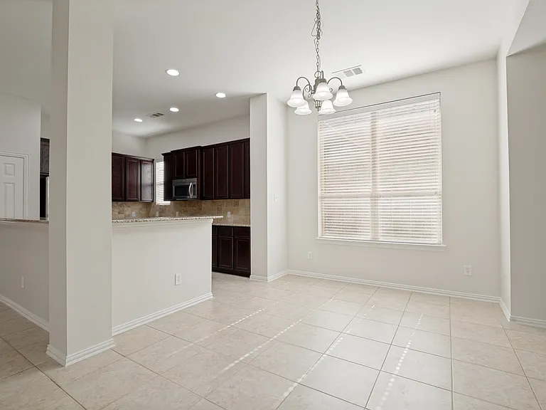 5112 Datewood Ln — Photo 7
