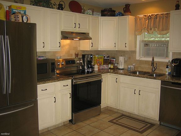 Both Apts. have 3 Appliances. $850 Apt. has white Dish Washe