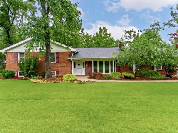 12 Caranza Dr, Evansville, IN 47710